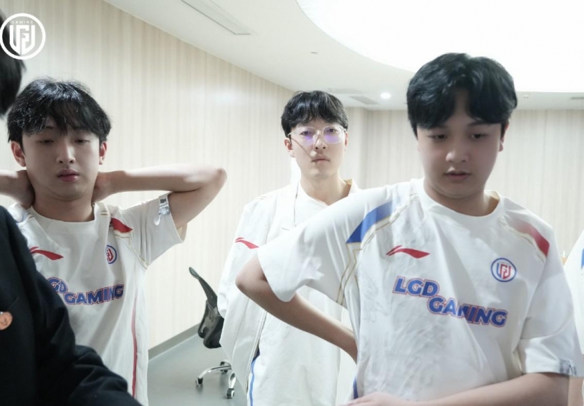 LGD thi đấu với NIP