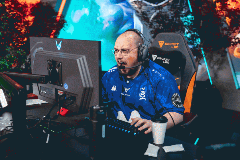 MKOI thắng ván 2 trước TSW