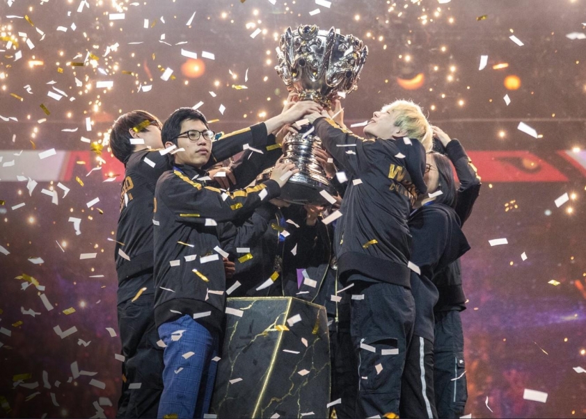 Doinb gửi tâm thư đầy cảm động trong ngày FPX chính thức rời LPL Doinb trong màu áo FPX