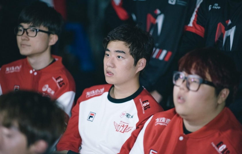 Huyền thoại SKT T1 không khỏi xúc động khi Gumayusi sắp vượt qua thành tích của mình Bang và Gumayusi trong khoảnh khắc xúc động